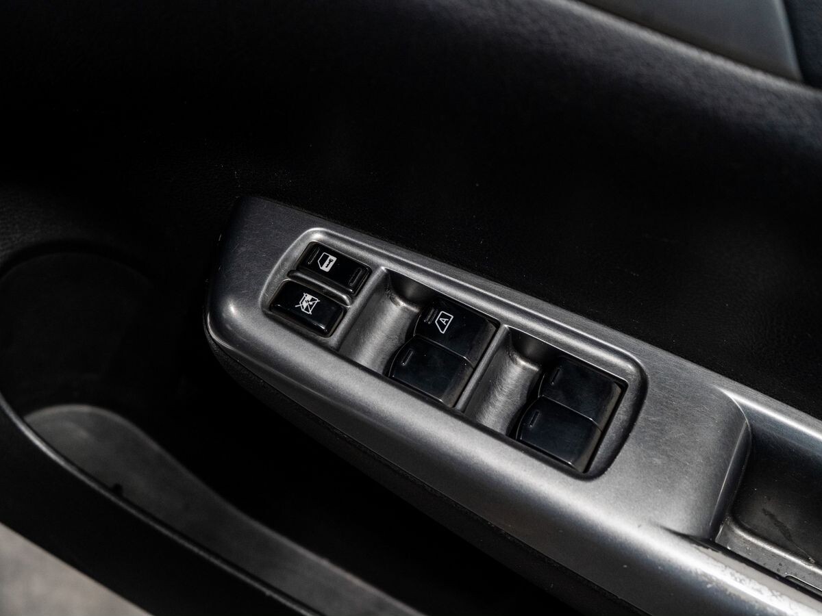 Subaru Impreza 2010 - фото автомобиля