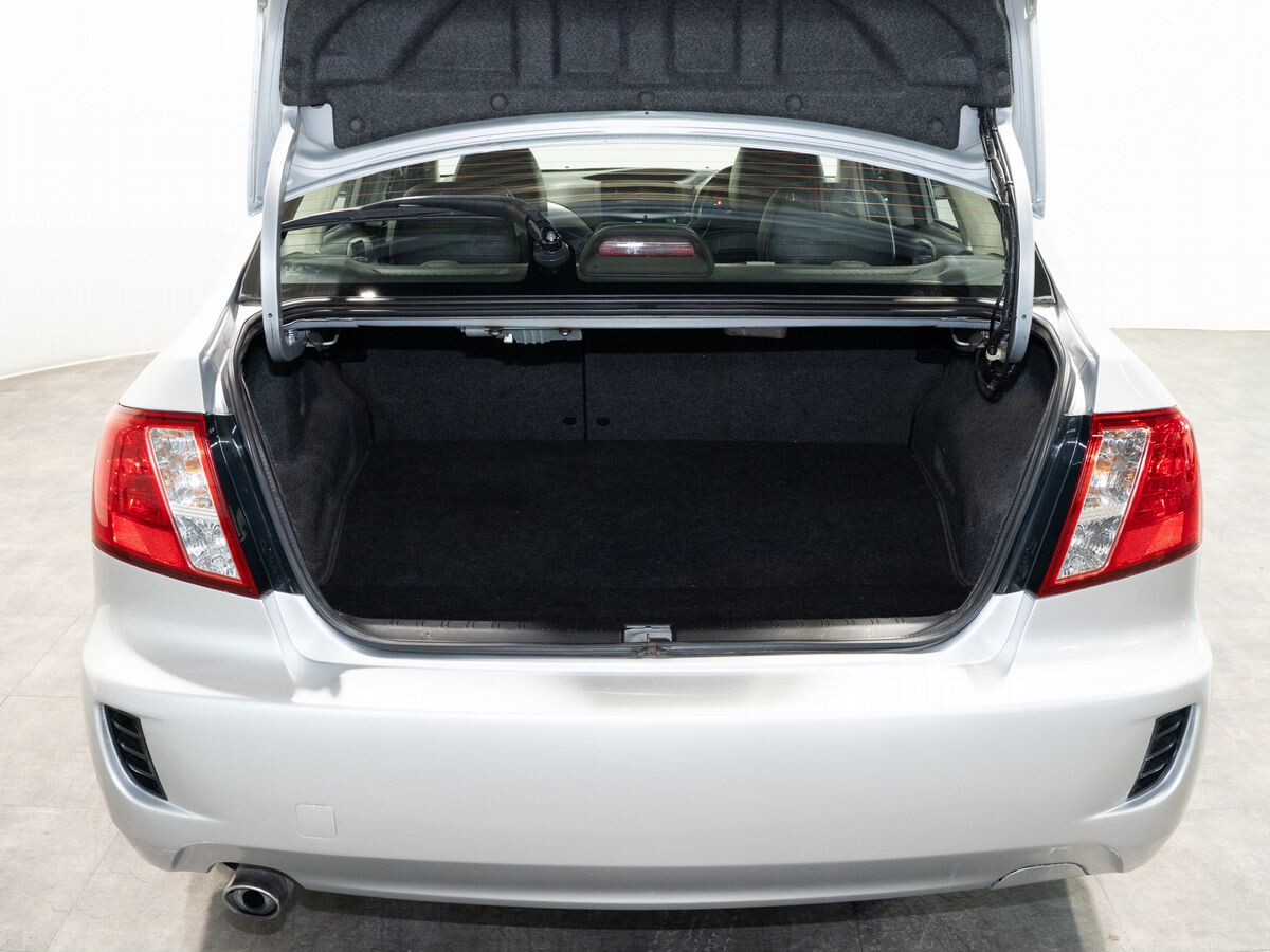 Subaru Impreza 2010 - фото автомобиля