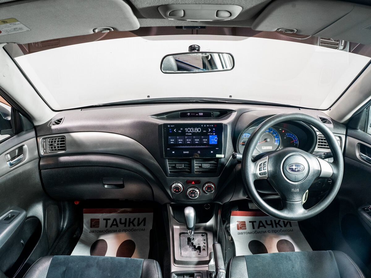 Subaru Impreza 2010 - фото автомобиля