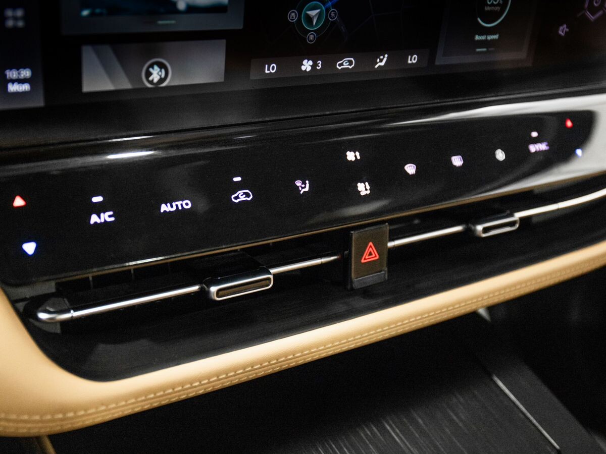 Changan UNI-K 2021 - фото автомобиля