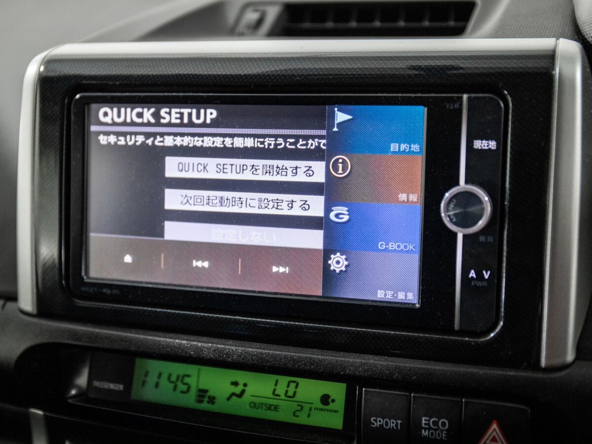 Toyota Wish 2012 - фото автомобиля