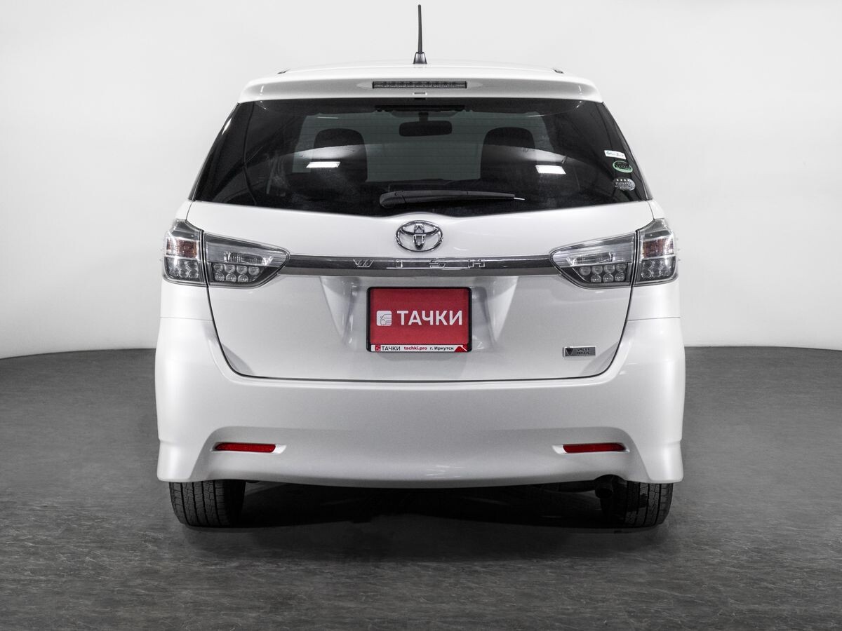 Toyota Wish 2012 - фото автомобиля