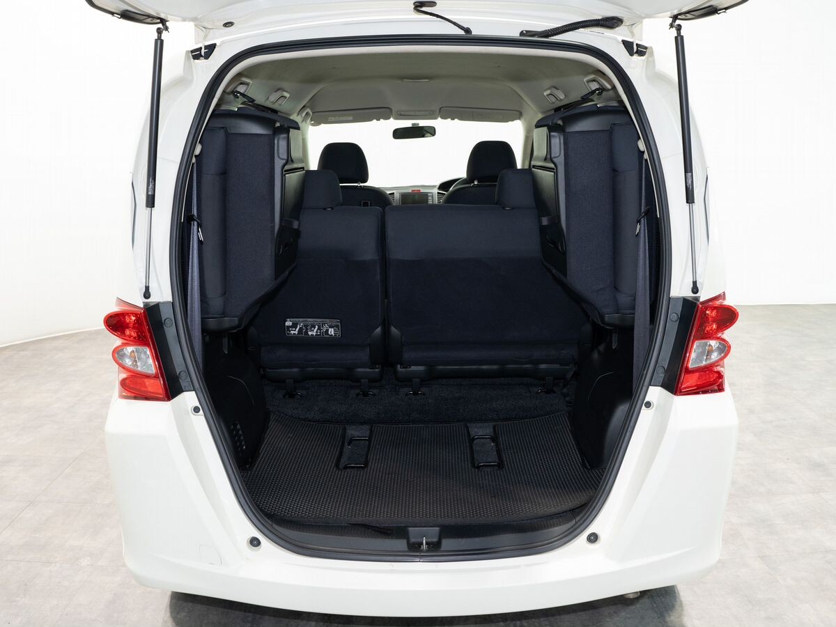 Honda Freed 2009 - фото автомобиля