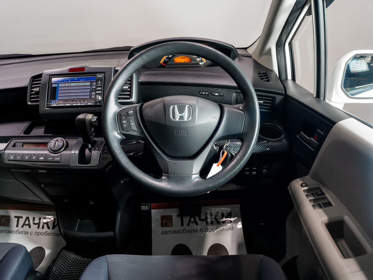 Honda Freed 2009 - фото автомобиля