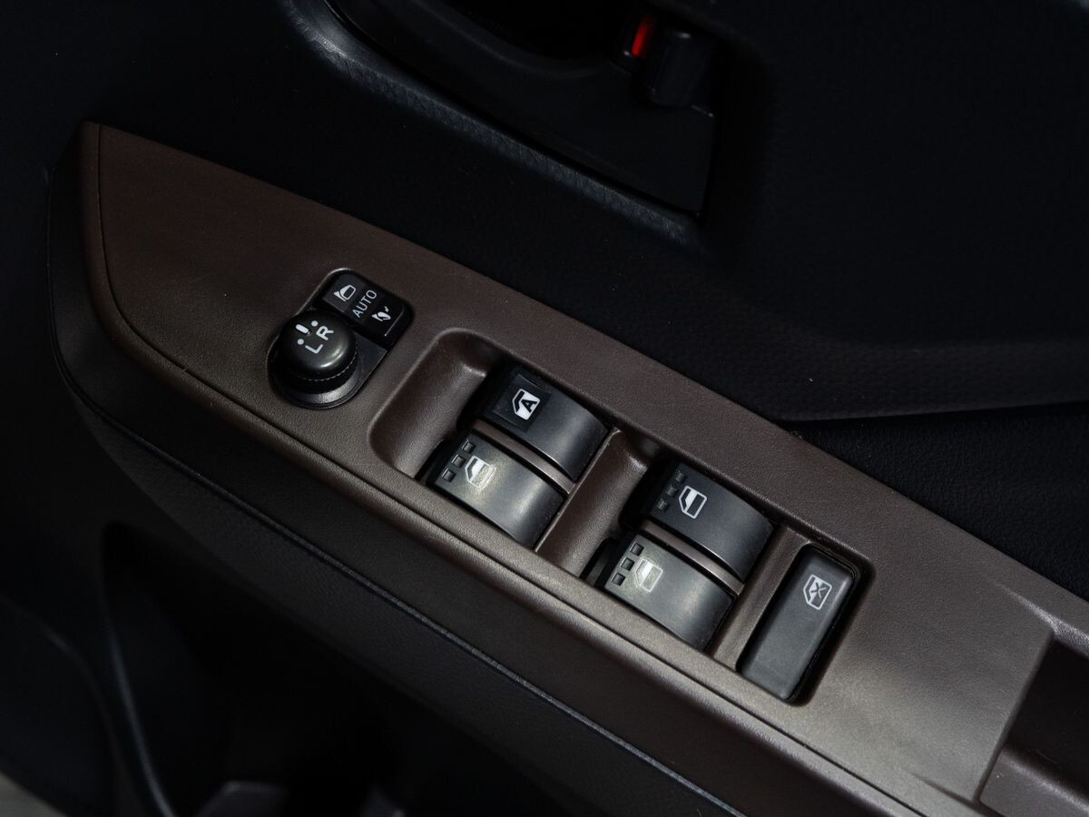 Toyota Tank 2018 - фото автомобиля