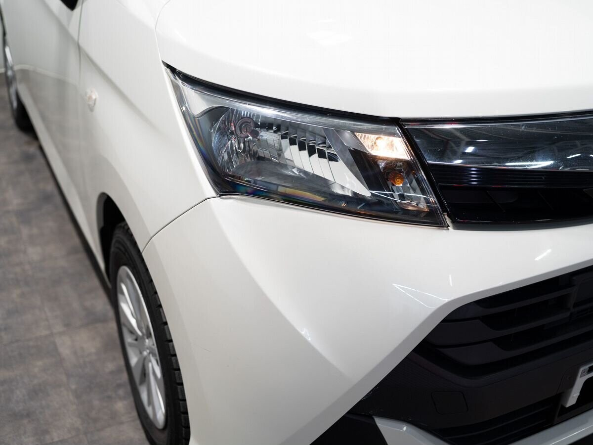 Toyota Tank 2018 - фото автомобиля