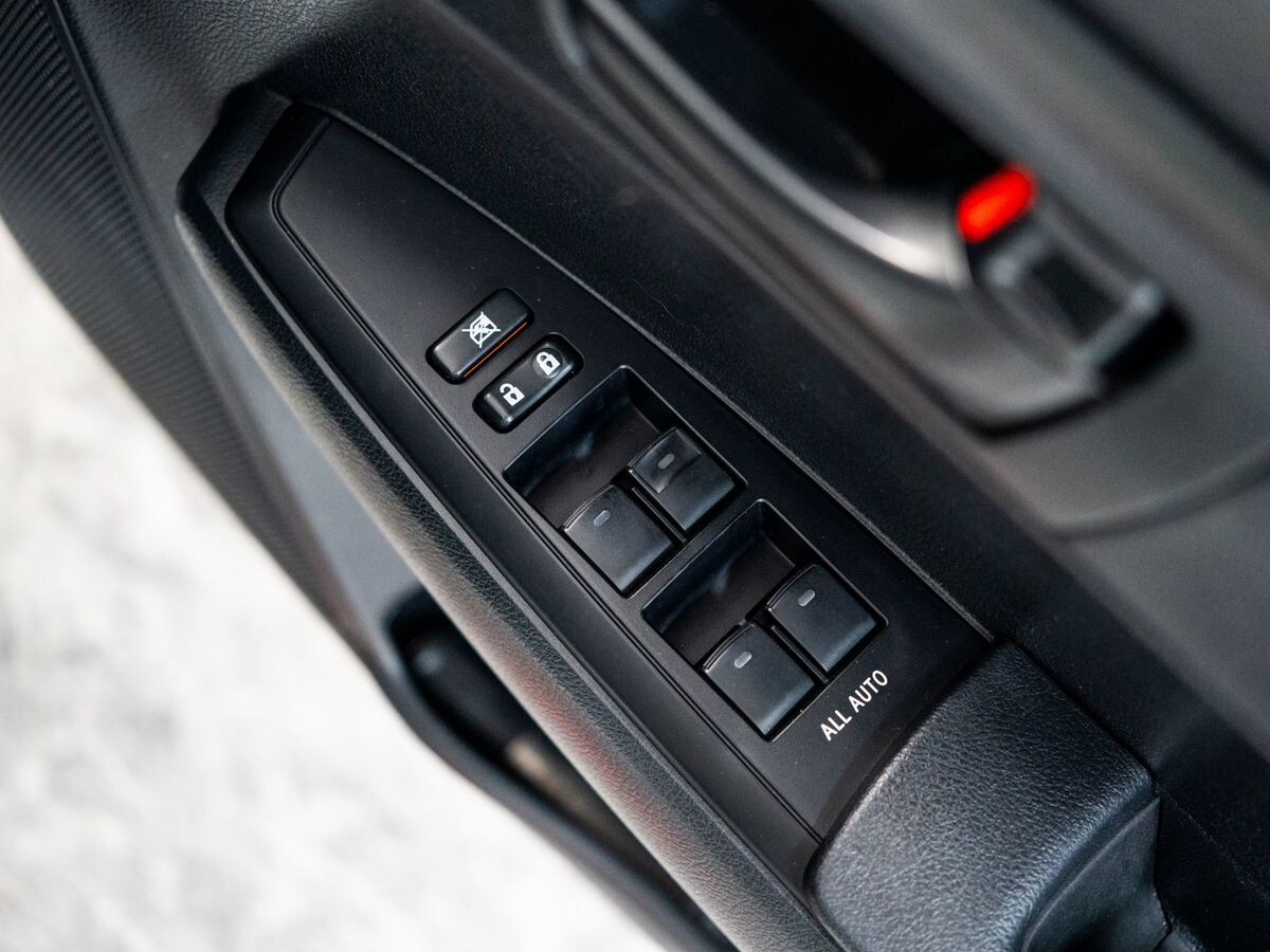 Toyota Corolla 2017 - фото автомобиля