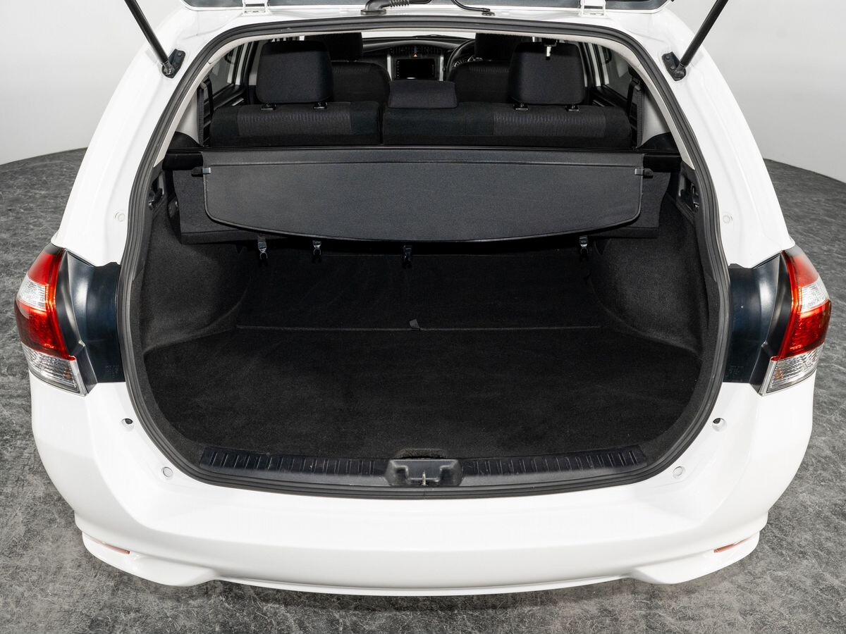 Toyota Corolla 2017 - фото автомобиля