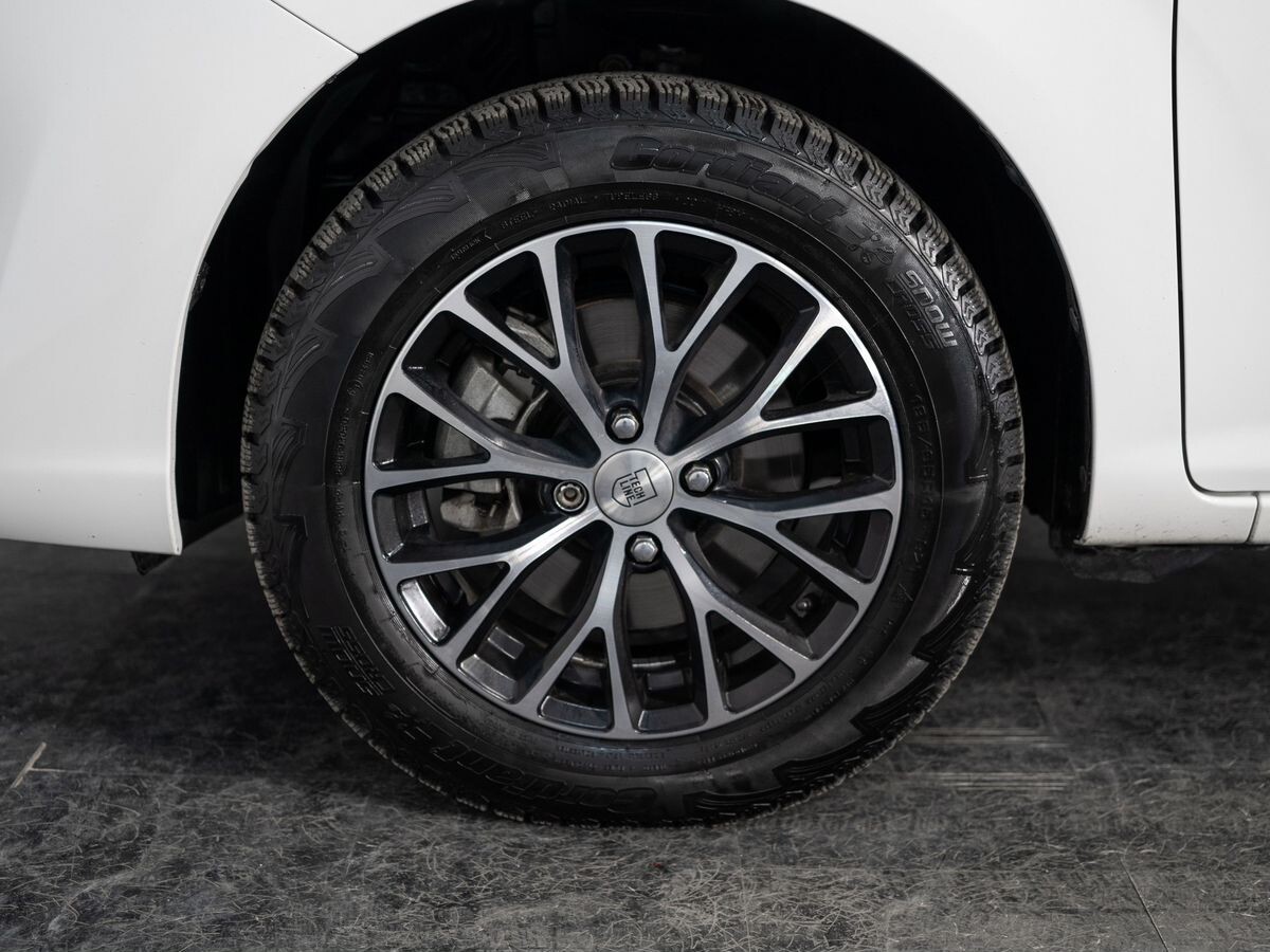 Toyota Corolla 2017 - фото автомобиля