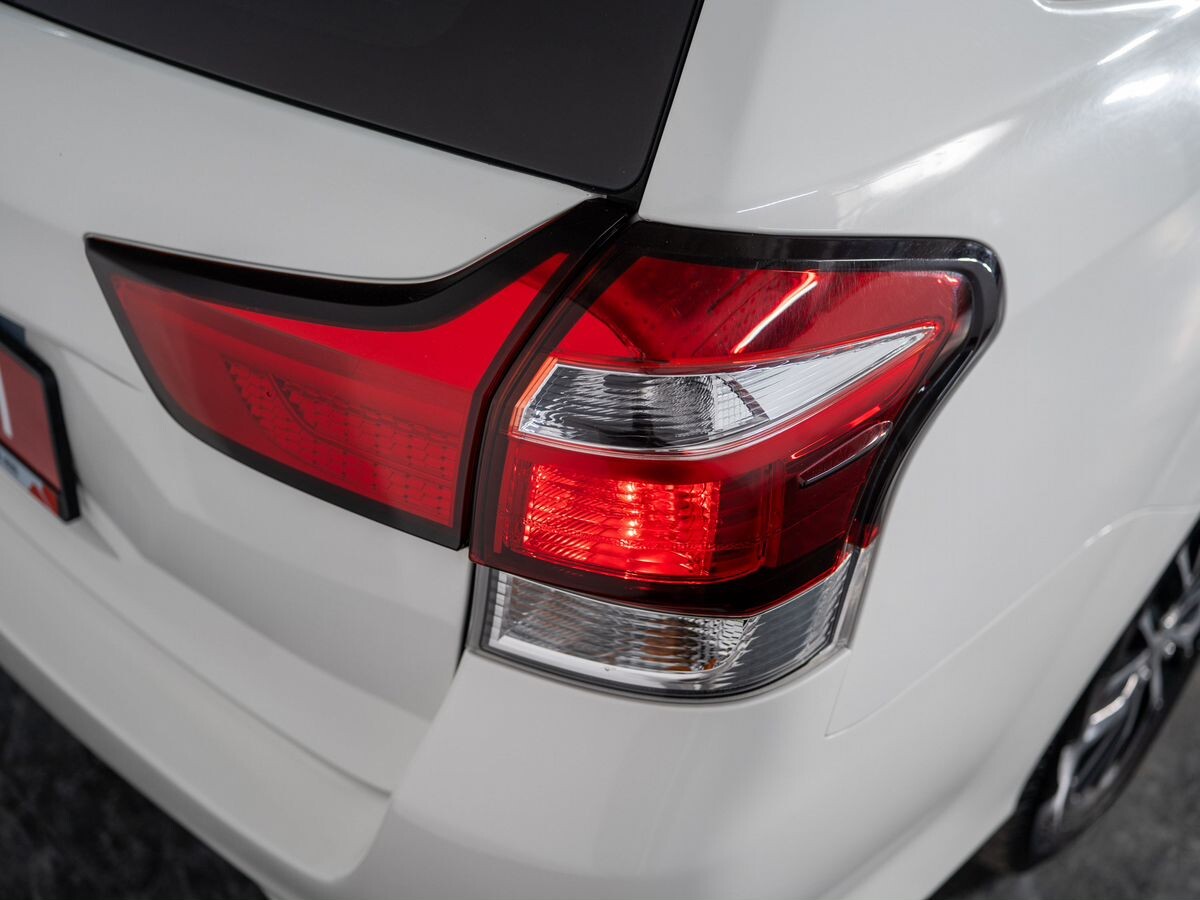 Toyota Corolla 2017 - фото автомобиля