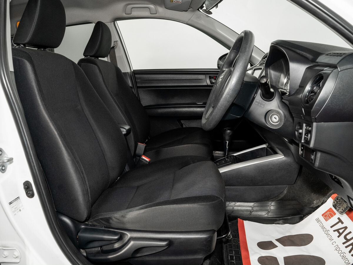 Toyota Corolla 2017 - фото автомобиля