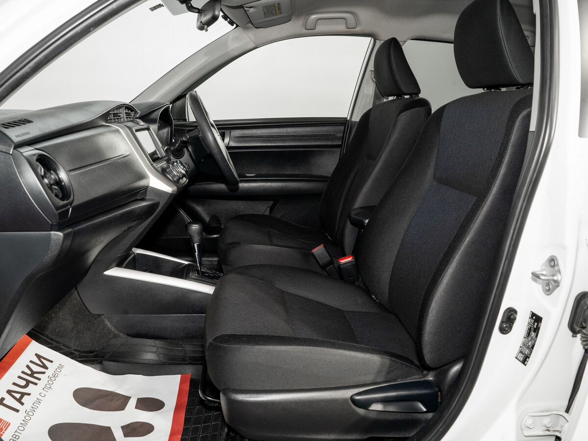 Toyota Corolla 2017 - фото автомобиля