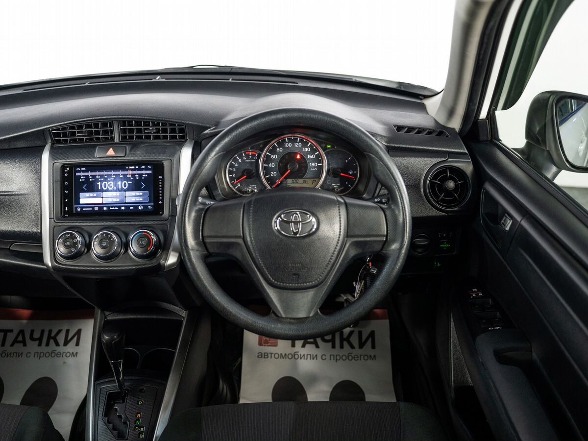 Toyota Corolla 2017 - фото автомобиля