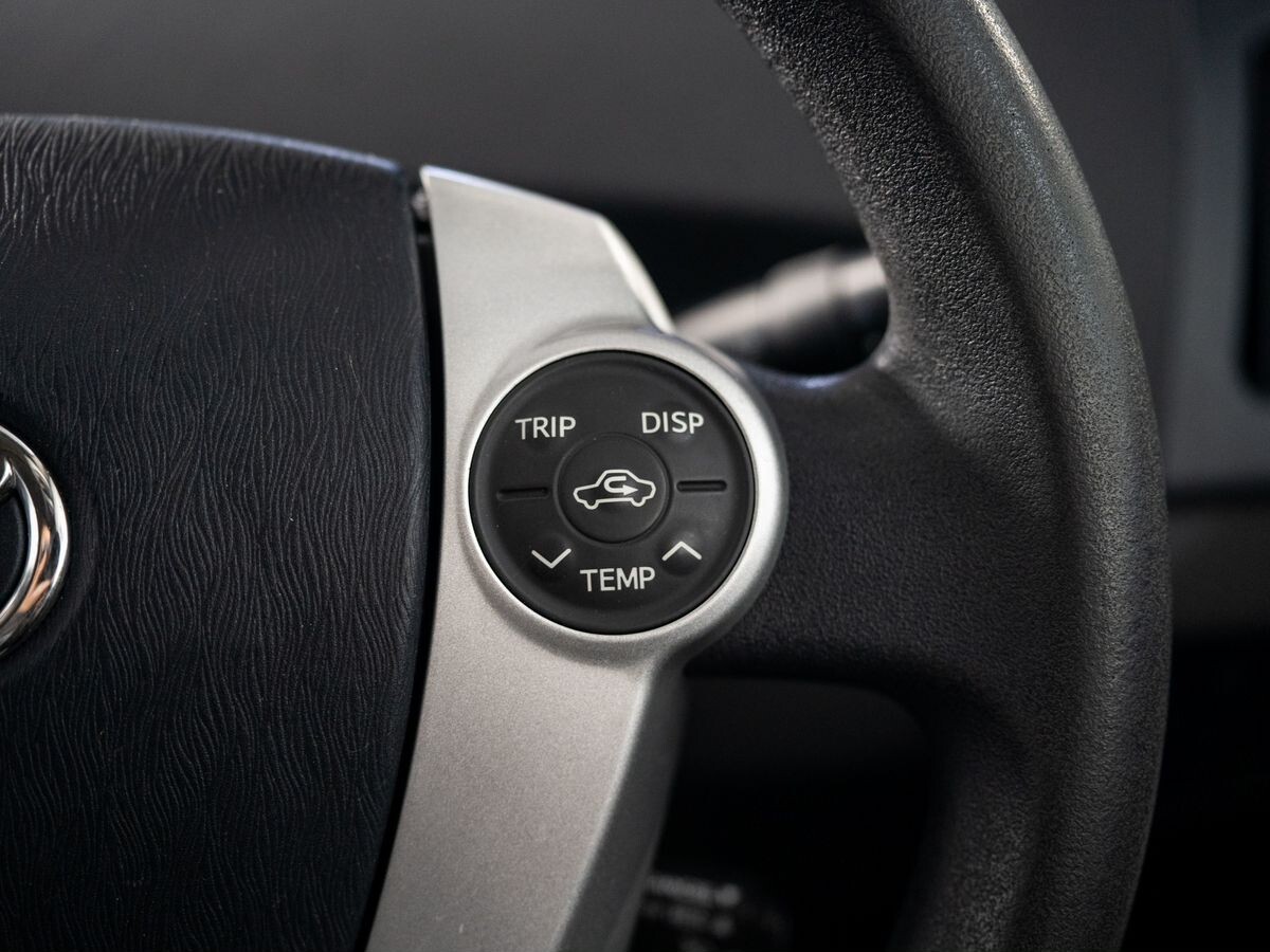 Toyota Prius 2011 - фото автомобиля