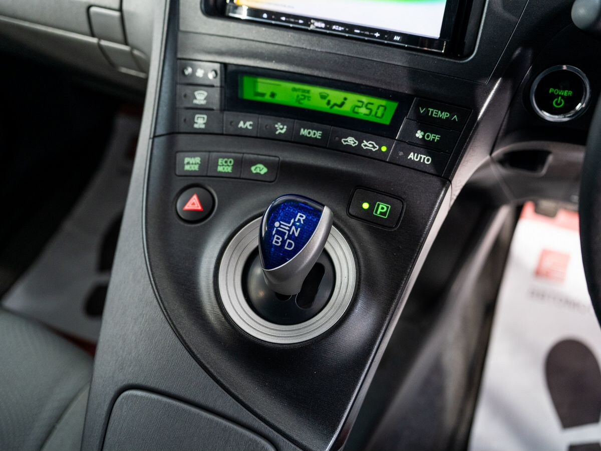 Toyota Prius 2011 - фото автомобиля