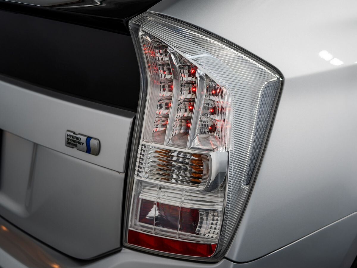 Toyota Prius 2011 - фото автомобиля