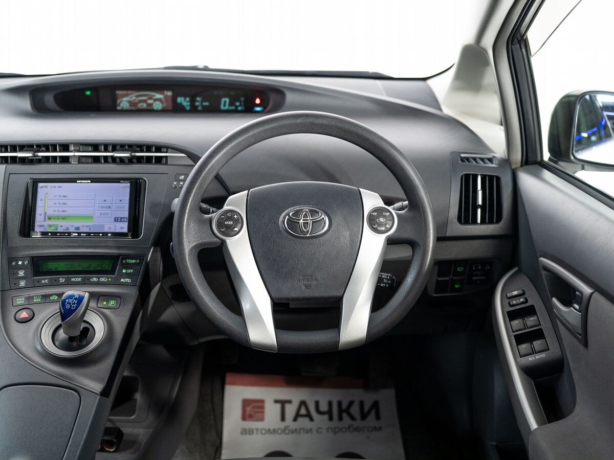 Toyota Prius 2011 - фото автомобиля