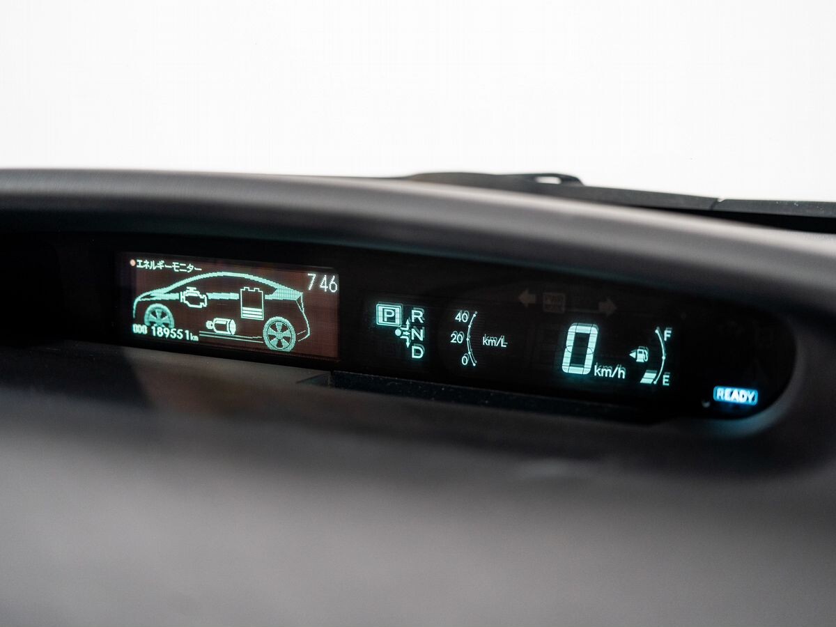 Toyota Prius 2011 - фото автомобиля