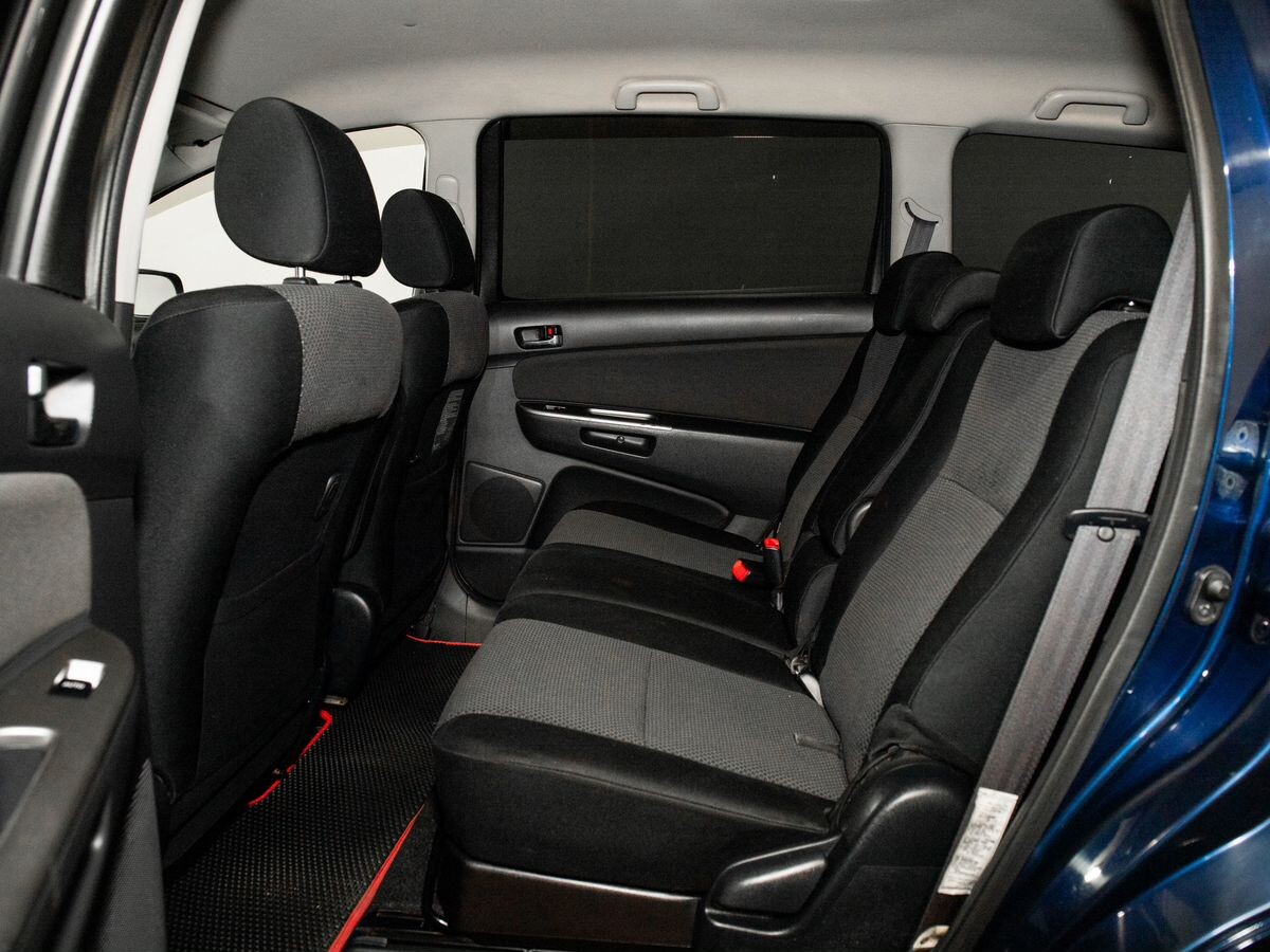 Toyota Wish 2007 - фото автомобиля