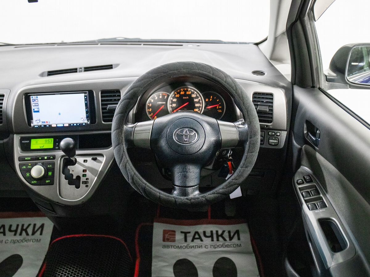 Toyota Wish 2007 - фото автомобиля