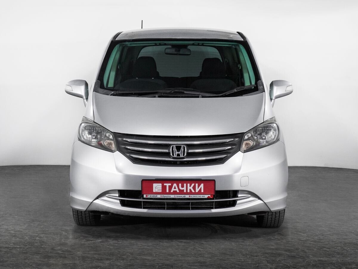 Honda Freed Spike 2010 - фото автомобиля