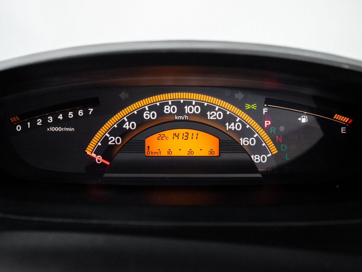 Honda Freed Spike 2010 - фото автомобиля