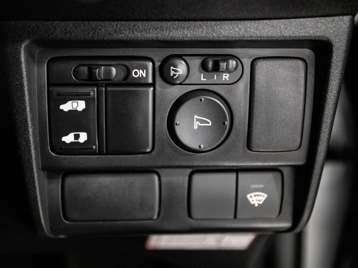 Honda Freed Spike 2010 - фото автомобиля