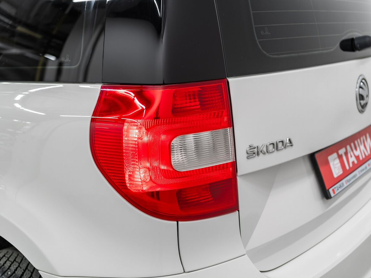 Skoda Yeti 2015 - фото автомобиля