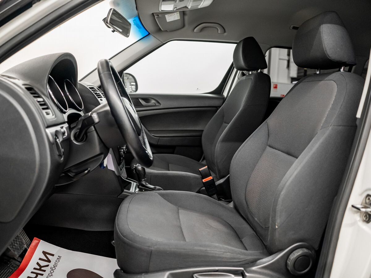 Skoda Yeti 2015 - фото автомобиля