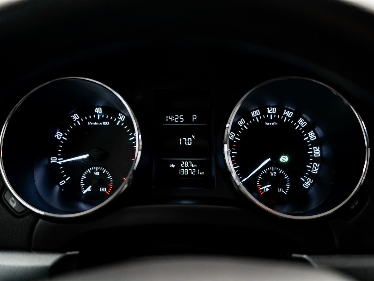 Skoda Yeti 2015 - фото автомобиля