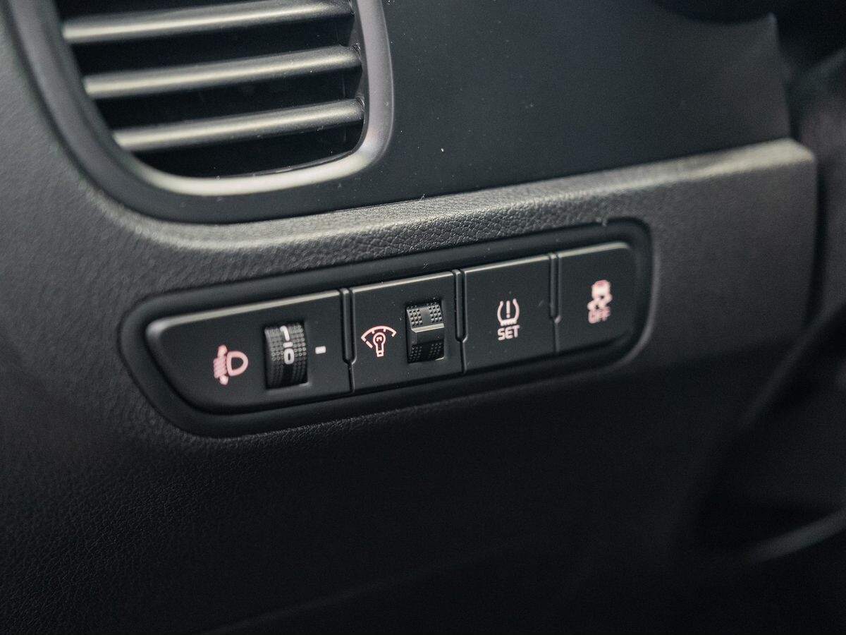 Kia Rio 2019 - фото автомобиля