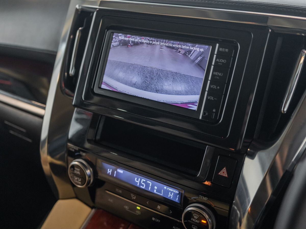 Toyota Alphard 2015 - фото автомобиля