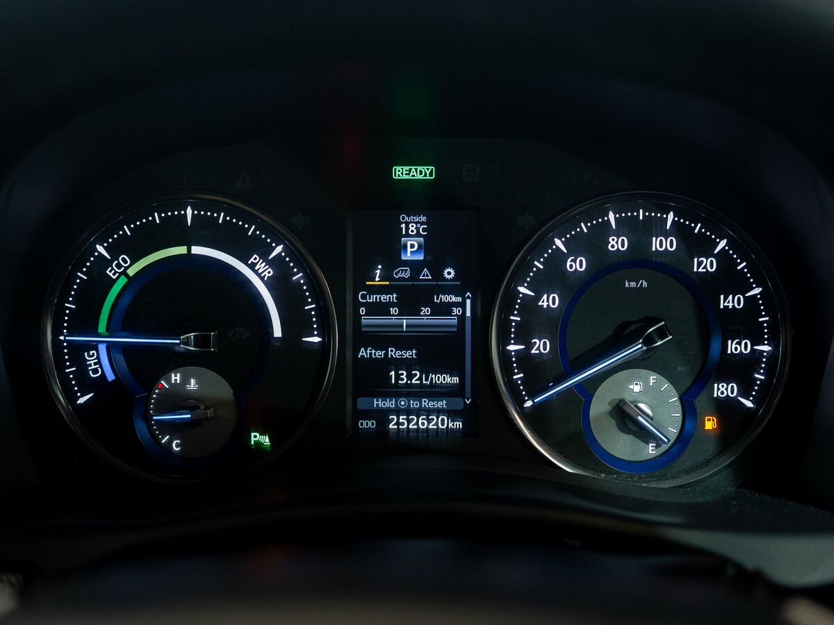 Toyota Alphard 2015 - фото автомобиля