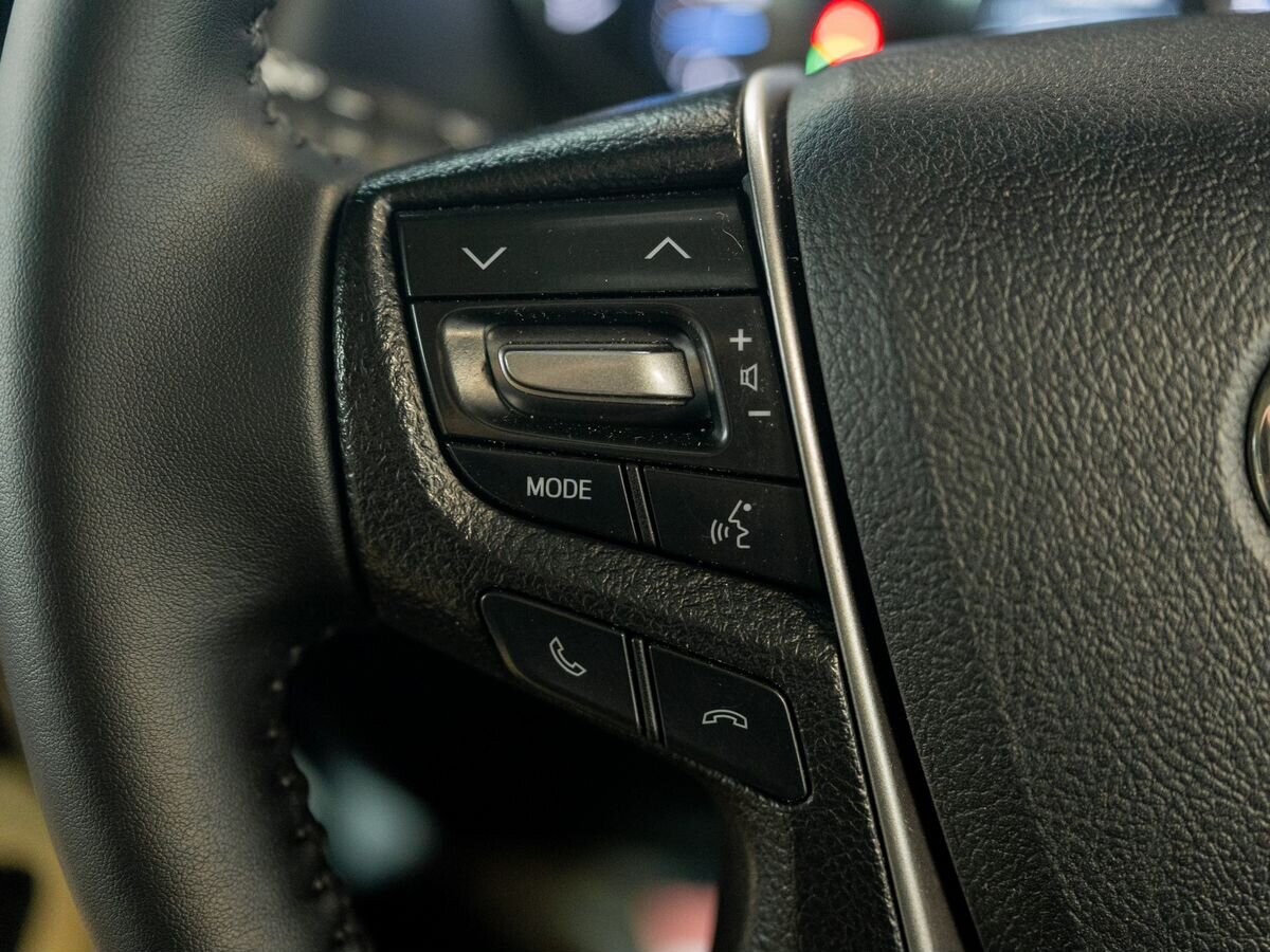 Toyota Alphard 2015 - фото автомобиля