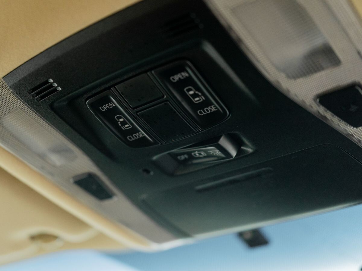 Toyota Alphard 2015 - фото автомобиля