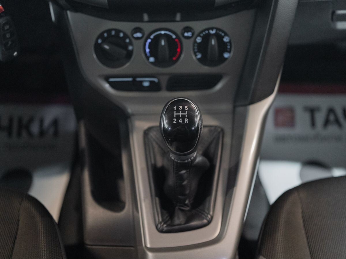 Ford Focus 2011 - фото автомобиля