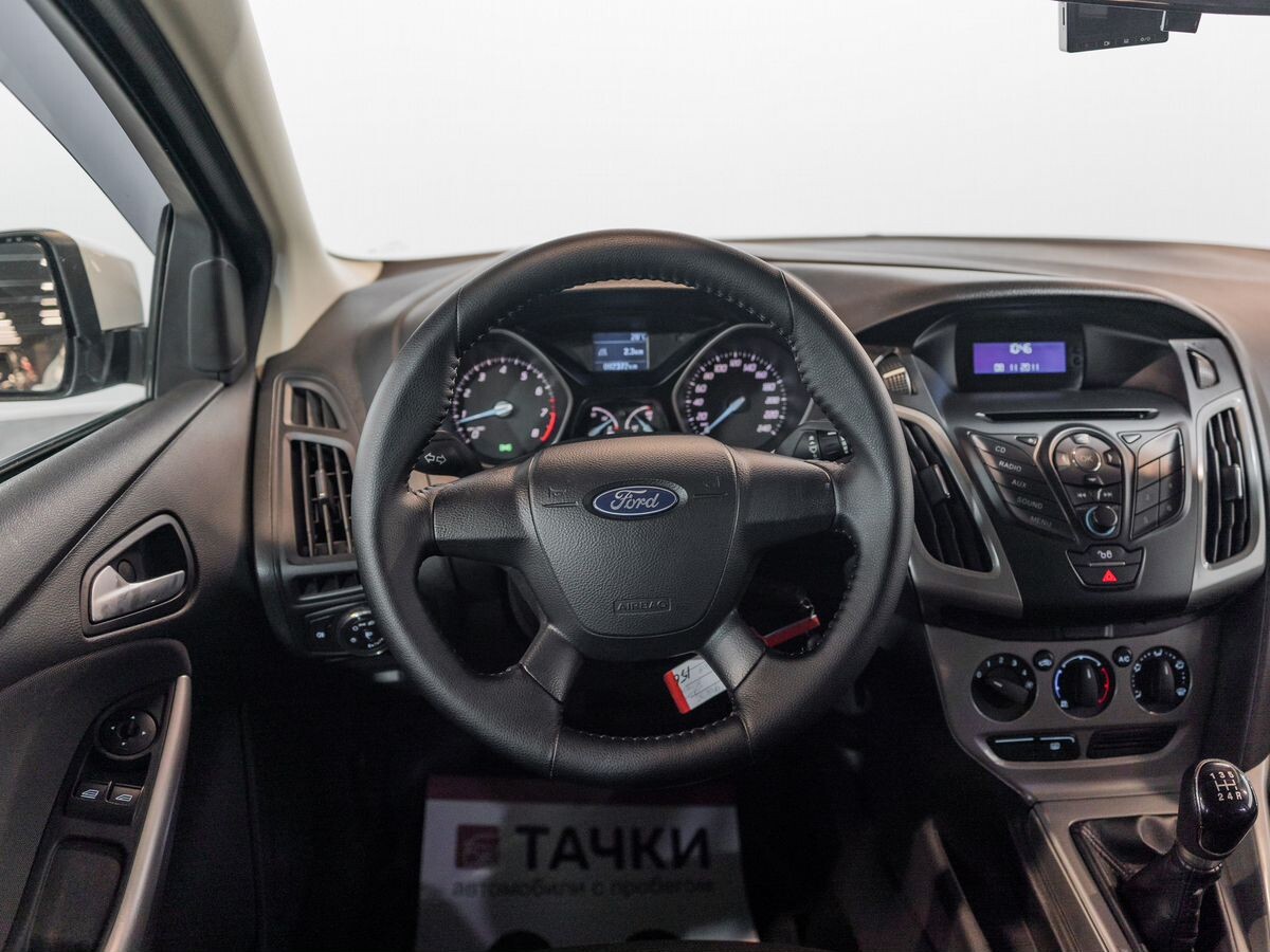 Ford Focus 2011 - фото автомобиля