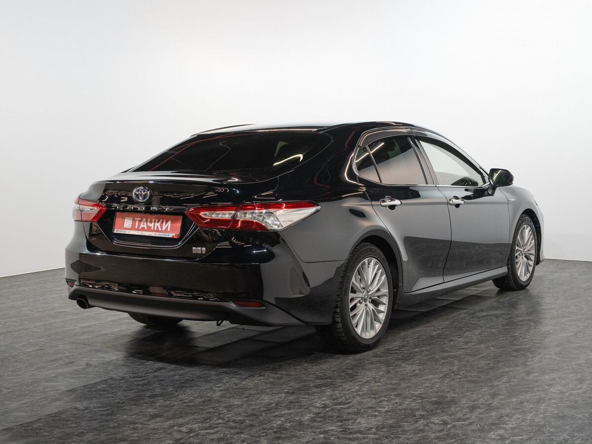 Toyota Camry 2017 - фото автомобиля