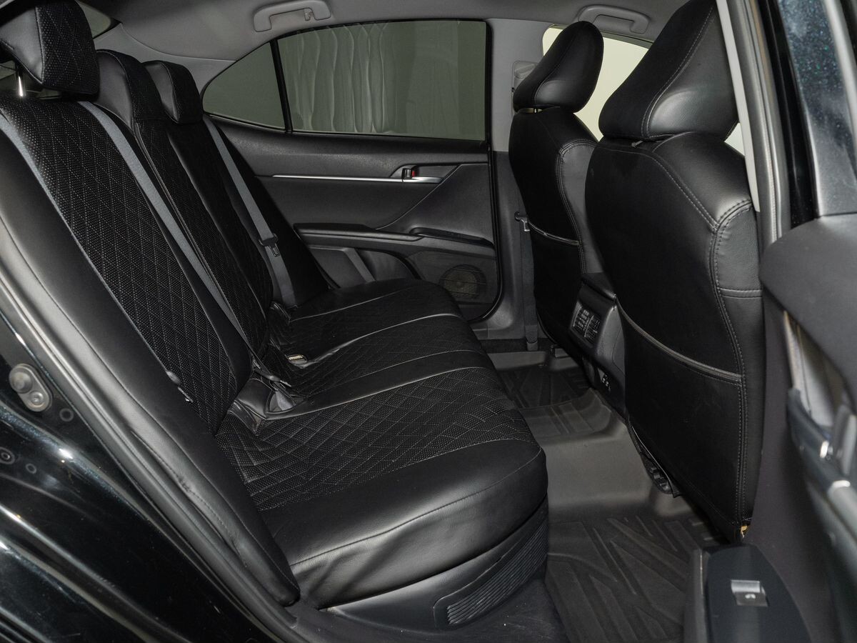 Toyota Camry 2017 - фото автомобиля