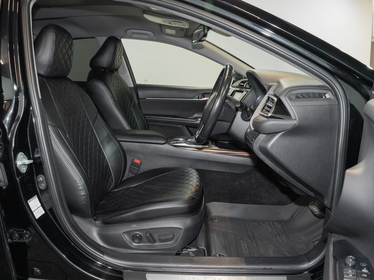 Toyota Camry 2017 - фото автомобиля