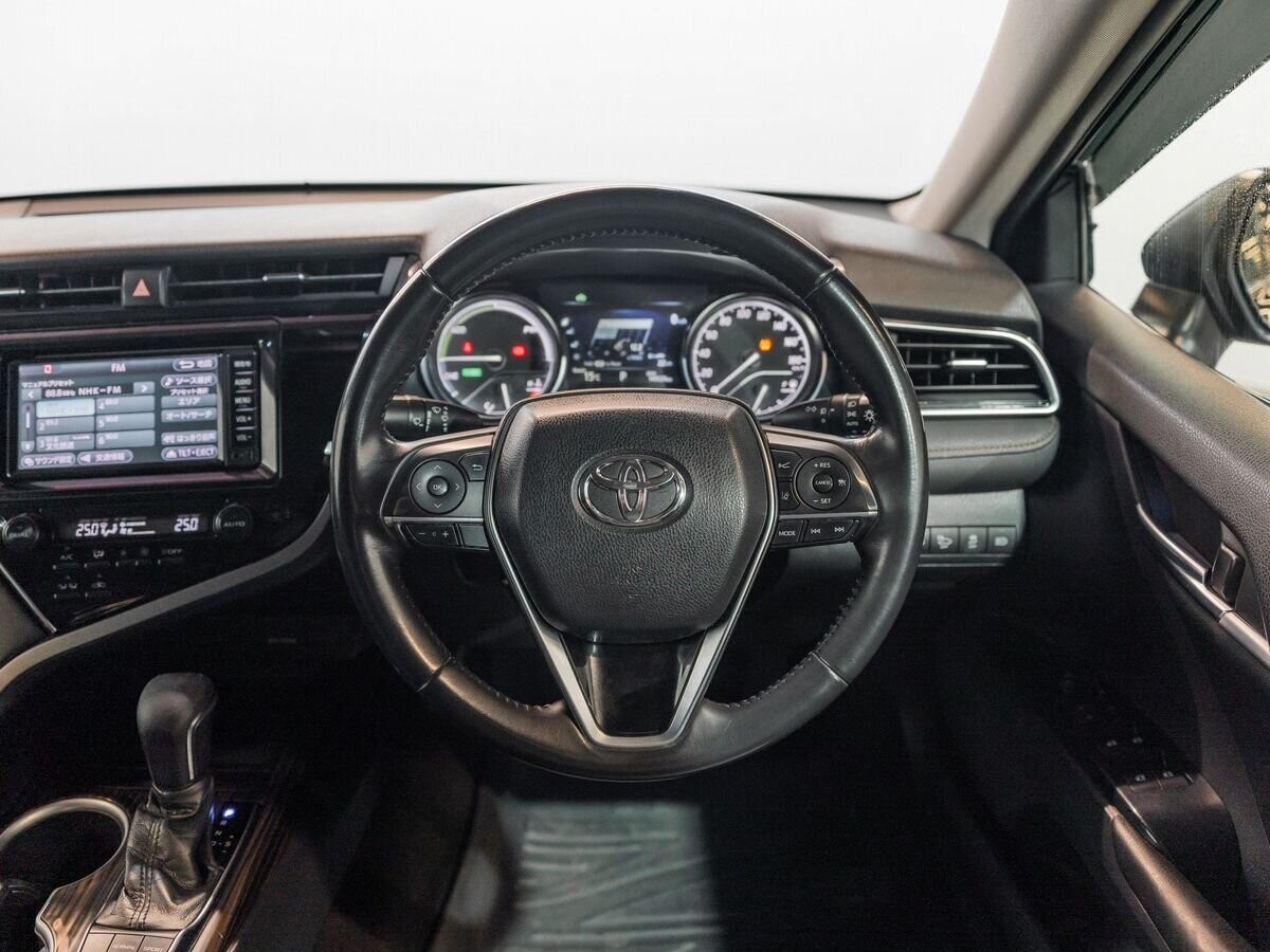 Toyota Camry 2017 - фото автомобиля