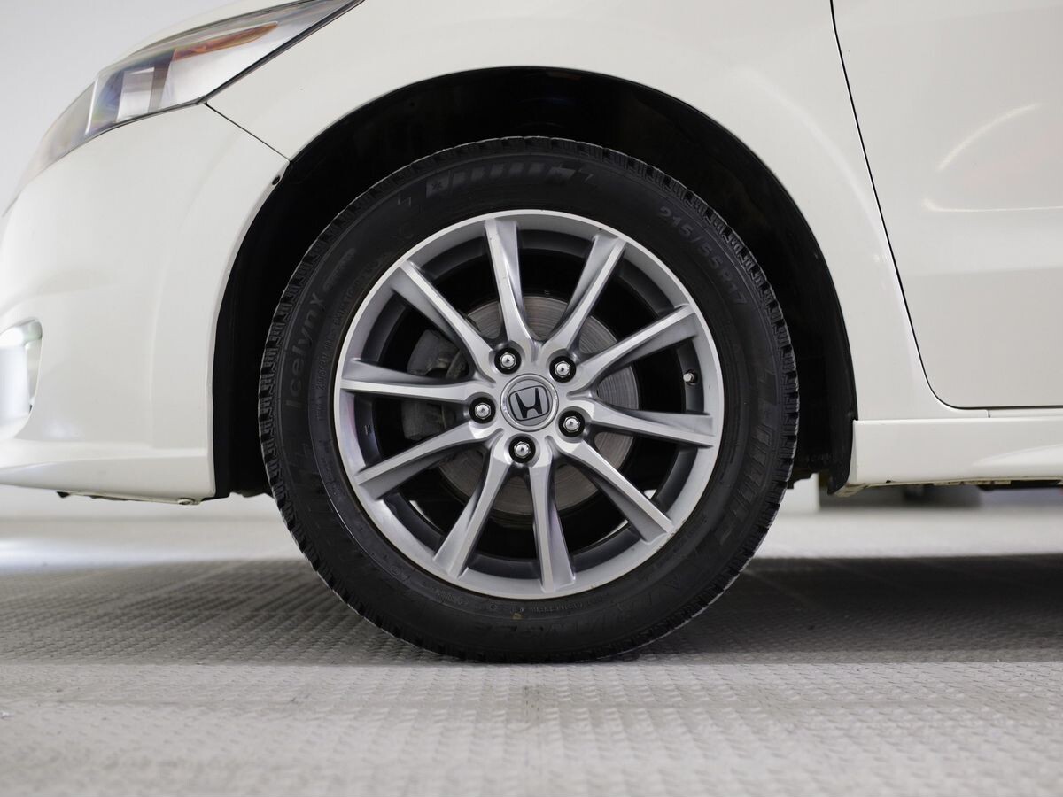 Honda Stream 2009 - фото автомобиля