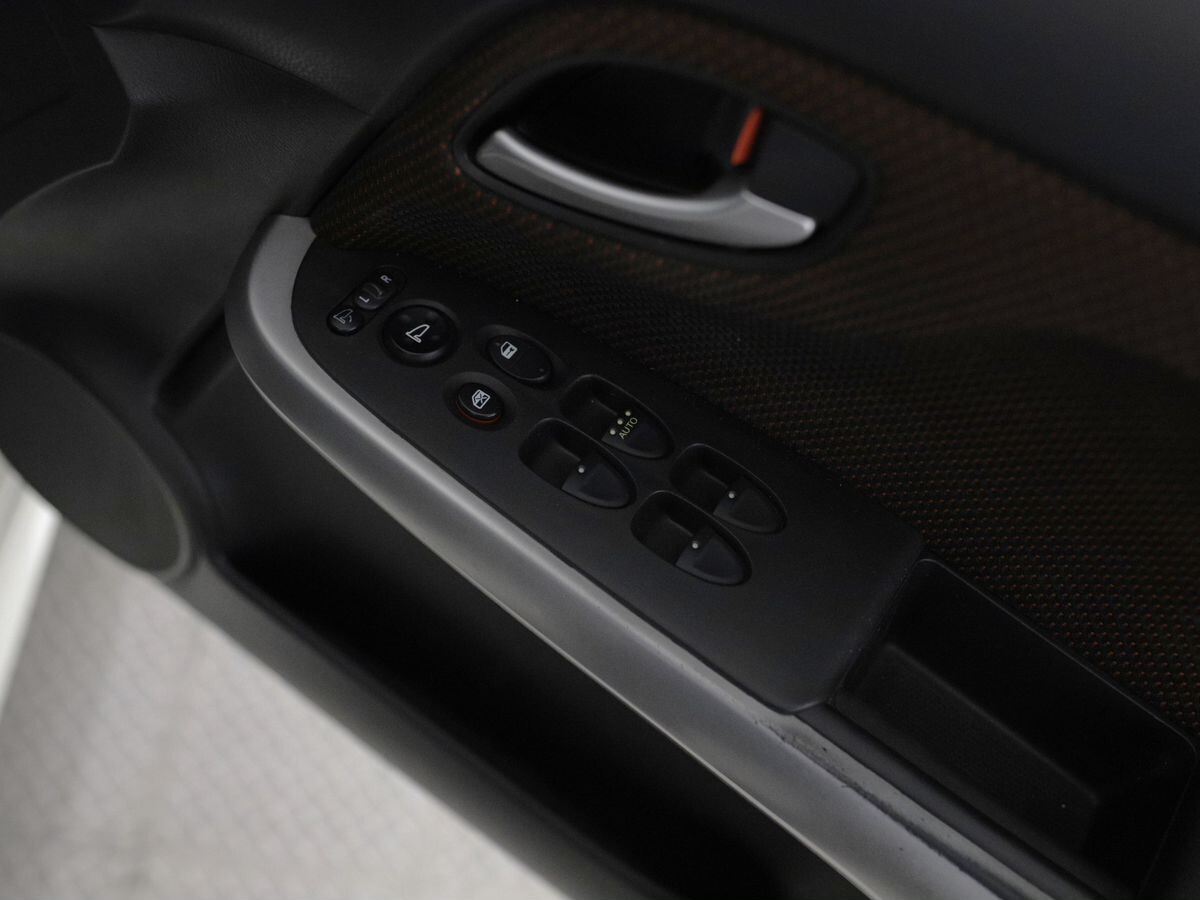 Honda Stream 2009 - фото автомобиля