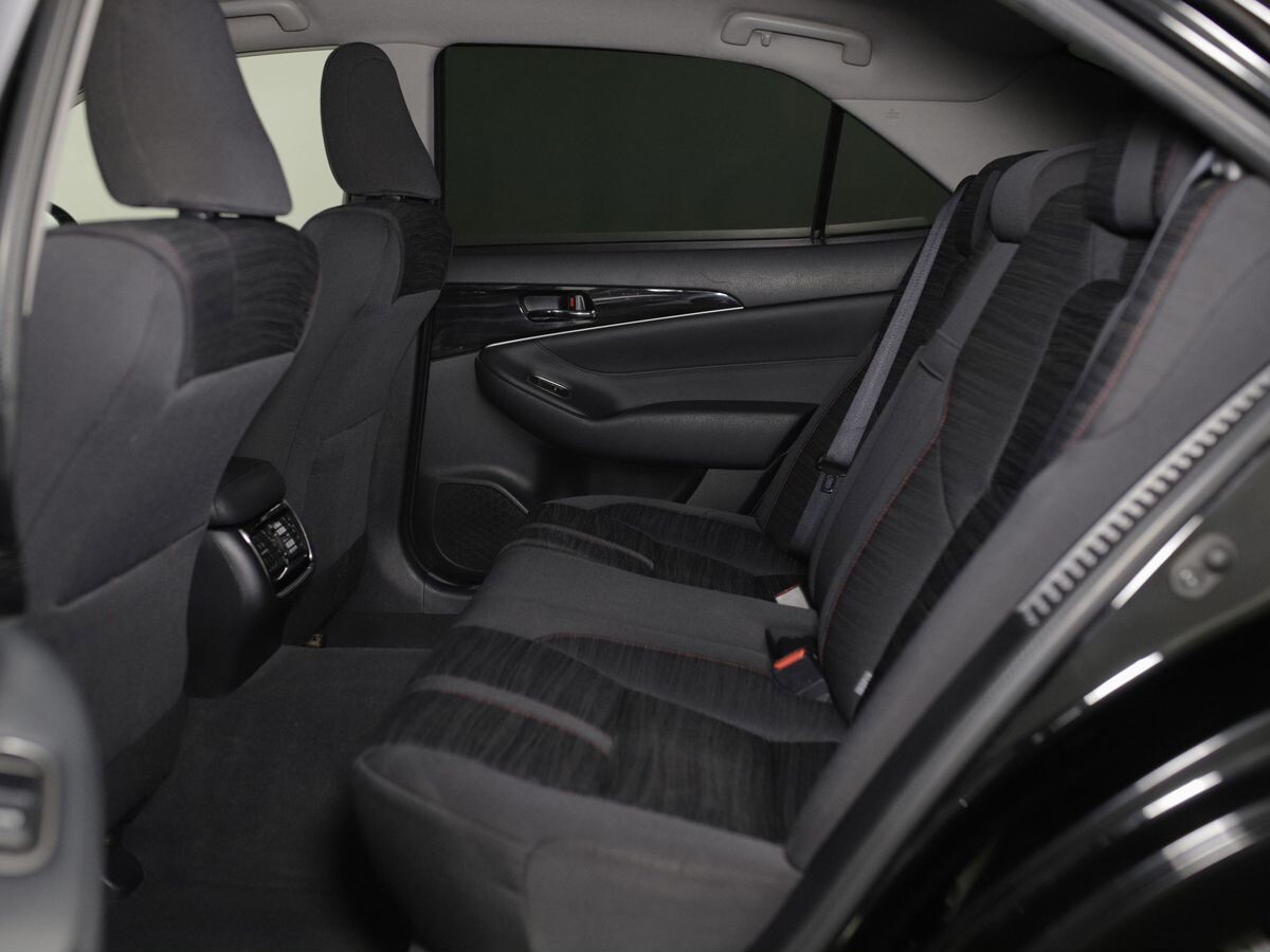 Toyota Crown 2017 - фото автомобиля