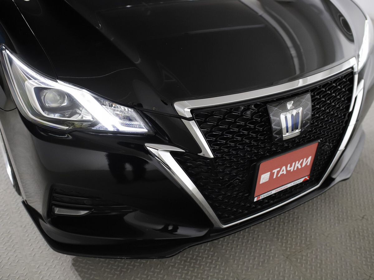 Toyota Crown 2017 - фото автомобиля
