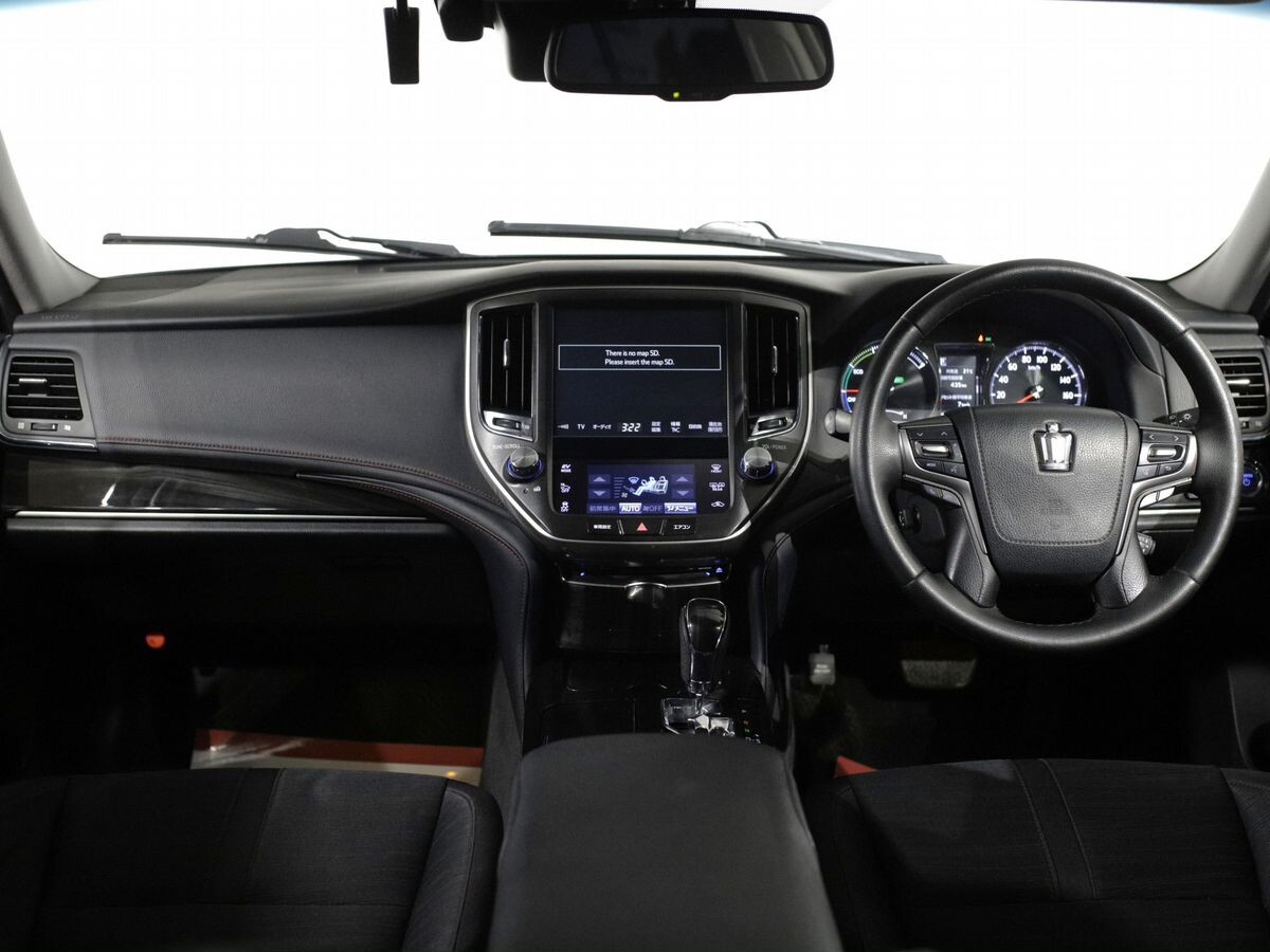 Toyota Crown 2017 - фото автомобиля