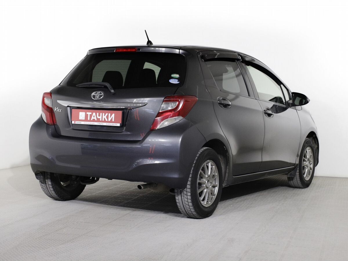 Toyota Vitz 2016 - фото автомобиля