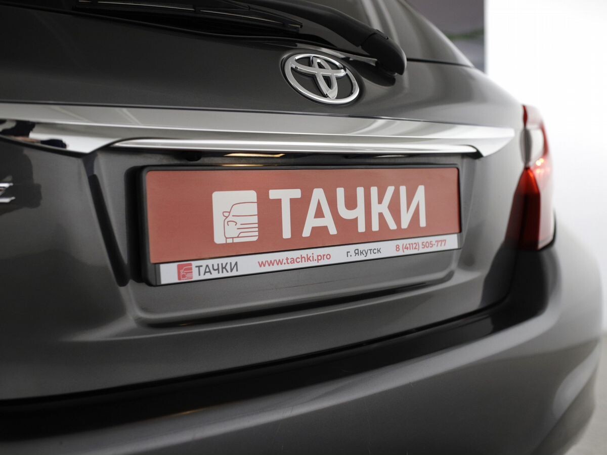 Toyota Vitz 2016 - фото автомобиля