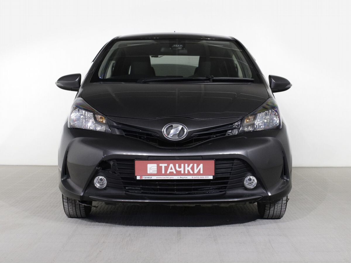 Toyota Vitz 2016 - фото автомобиля