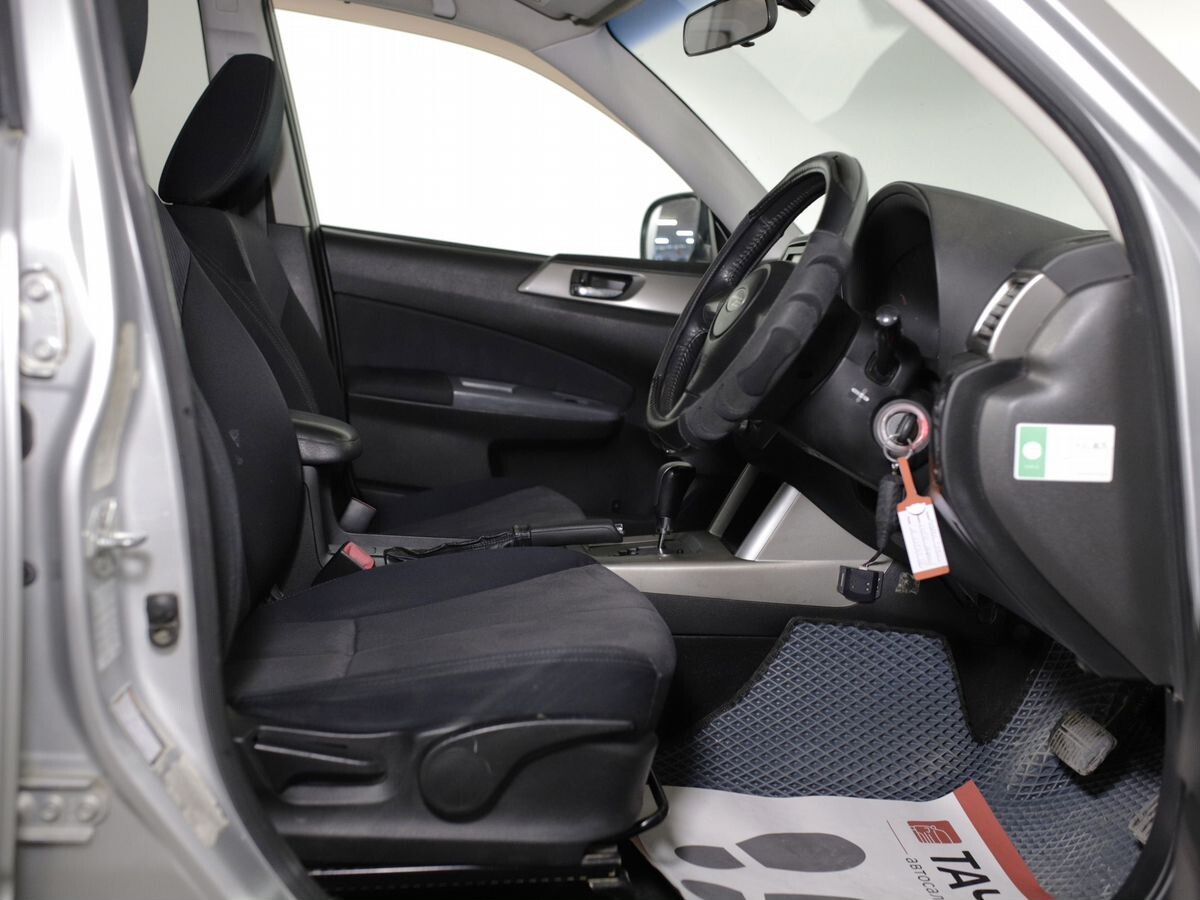 Subaru Forester 2008 - фото автомобиля